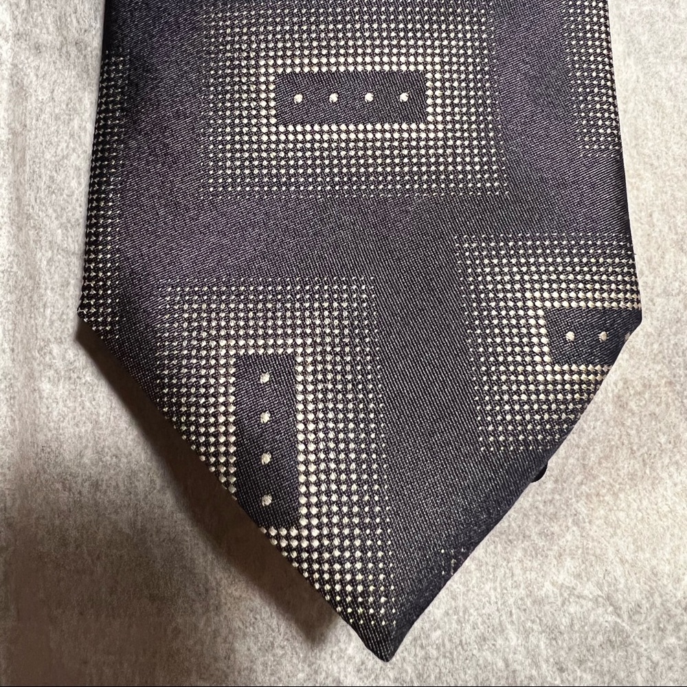 Giorgio Armani 100% SETA Silk Tie - NWOT.